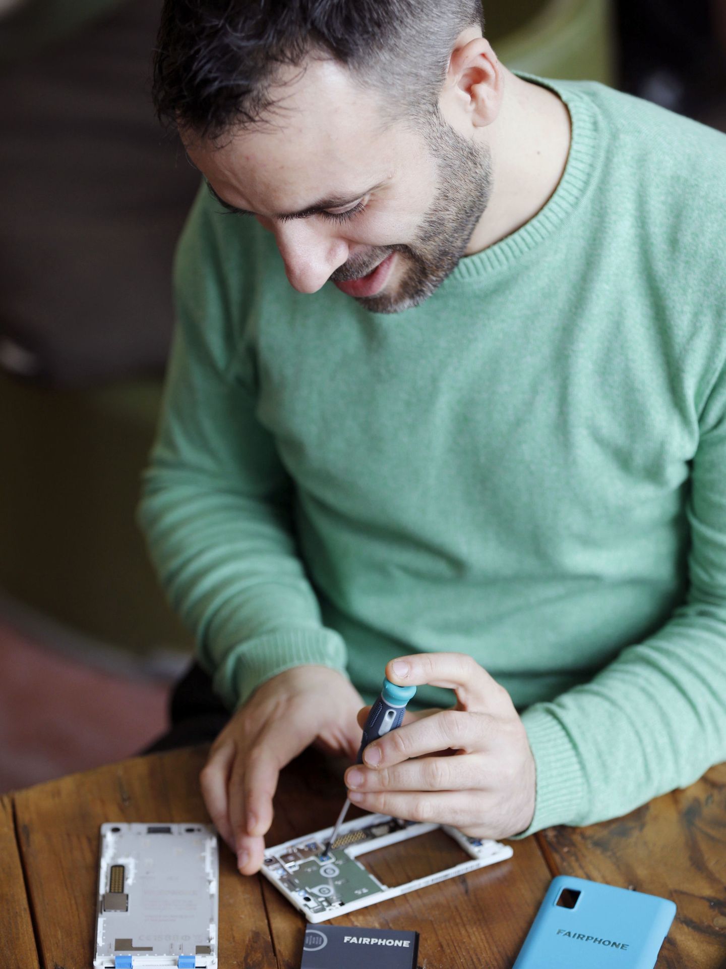 Le Fairphone : un téléphone conçu pour être facile à réparer.  (EFE/L. Tissu)