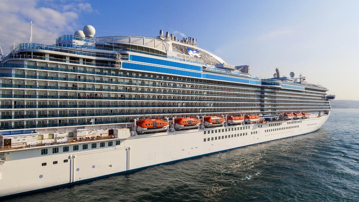 Cruceros turísticos: contaminación por tierra, mar y aire