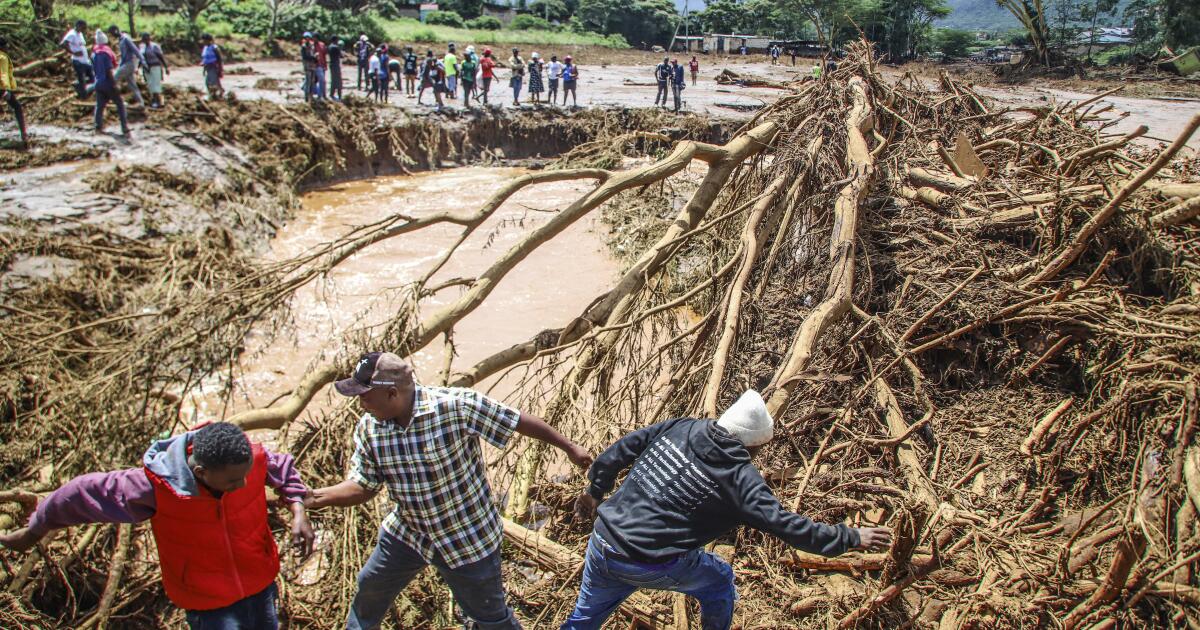 Les Kenyans vivant dans des zones sujettes aux inondations ont reçu l'ordre d'évacuer ou d'être déplacés de force