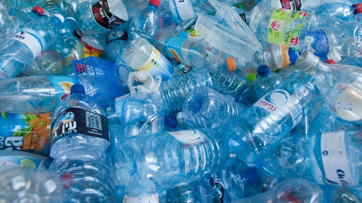 Un cúmulo de botellas de plástico, en una imagen de archivo.