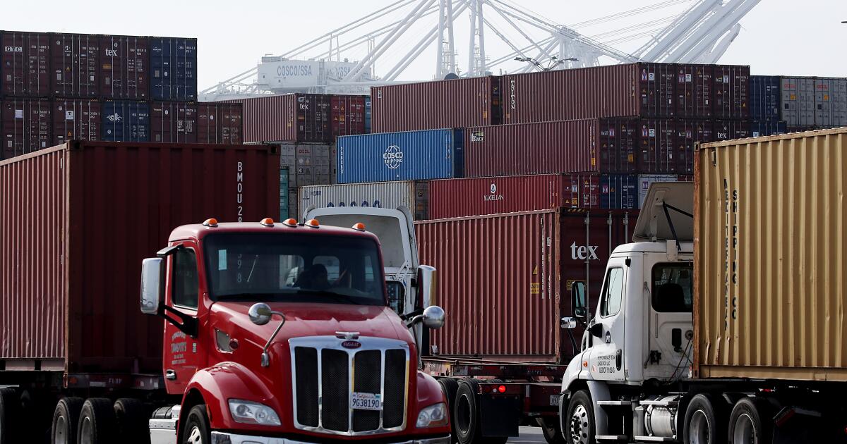 Davantage de camions diesel ont accès aux ports de Los Angeles et de Long Beach malgré le retard de l'EPA