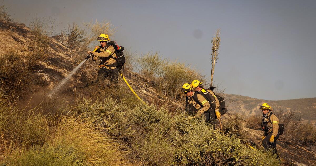 L'incendie du Post en Californie et les incendies de sites noircissent des dizaines de milliers d'acres