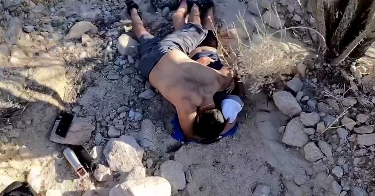 Vidéo : Sauvetage spectaculaire en hélicoptère d'un couple qui s'est effondré près de Joshua Tree