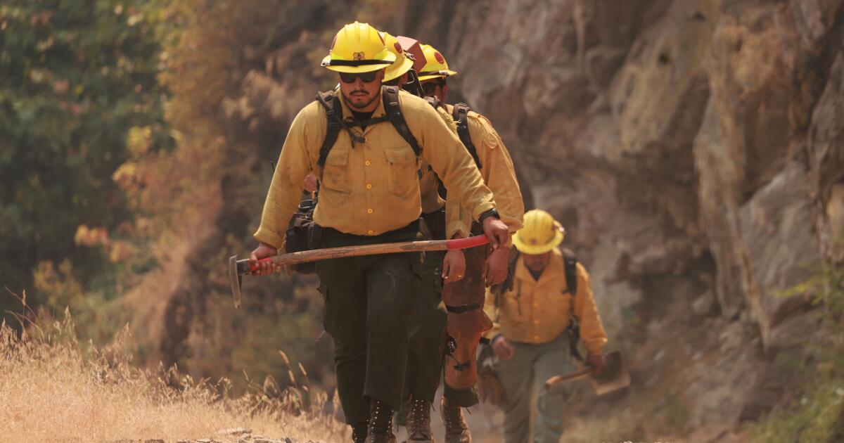 Comment les pompiers luttent contre la chaleur extrême en Californie