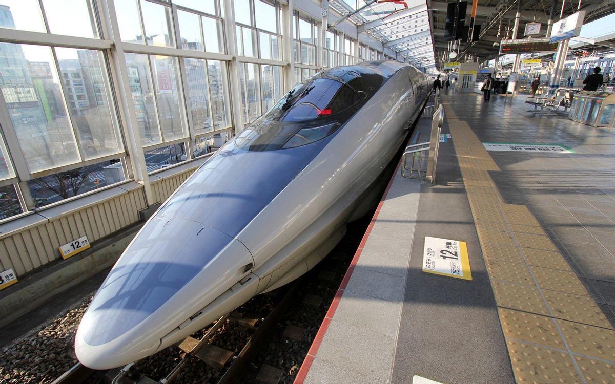 Morro del tren bala japonés, qui imita le pico del martin pêcheur