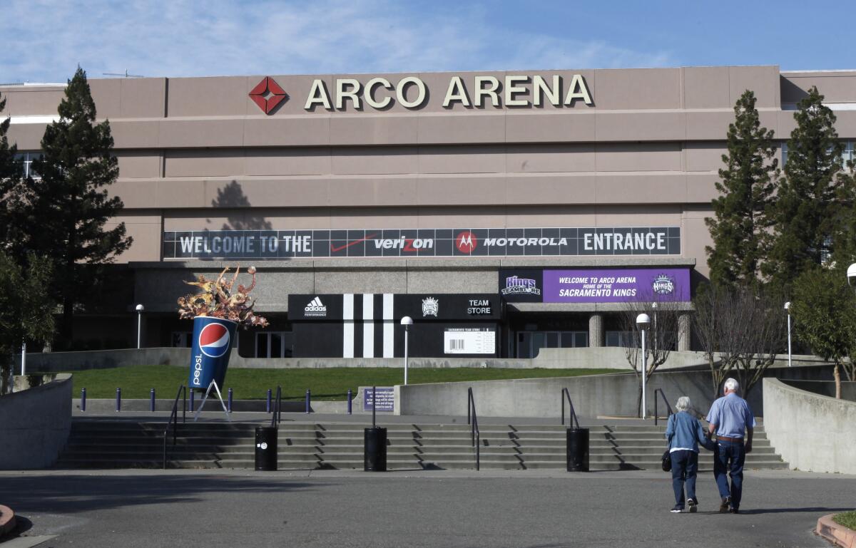 Une vue extérieure de l'ancienne Arco Arena.