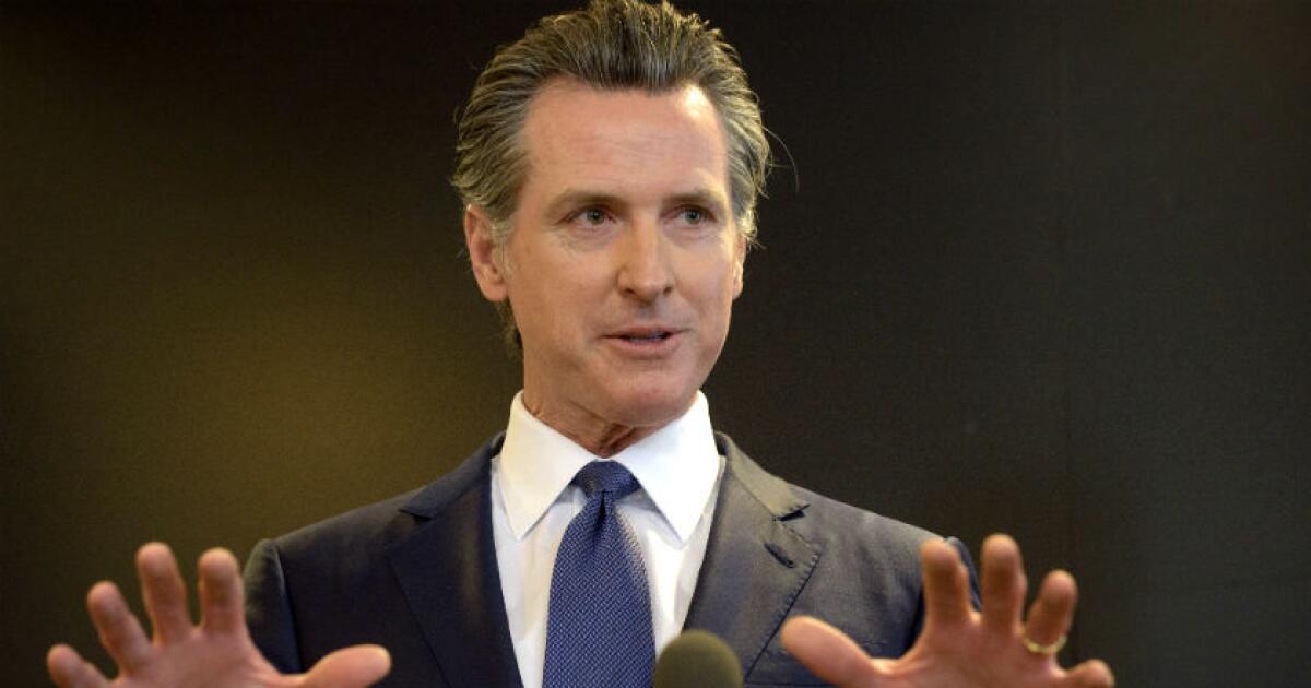 POINT D'ÉBULLITION : Qu'est-ce qui se cache derrière la précipitation de Newsom à réglementer l'approvisionnement en essence ?