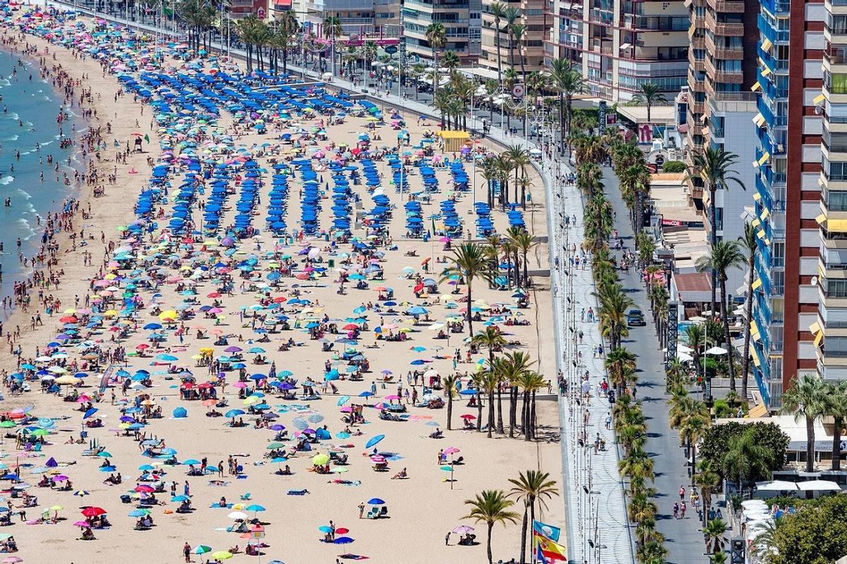 Playas como las de Baleares, Alicante ou Valencia se verán muy perjudicadas
