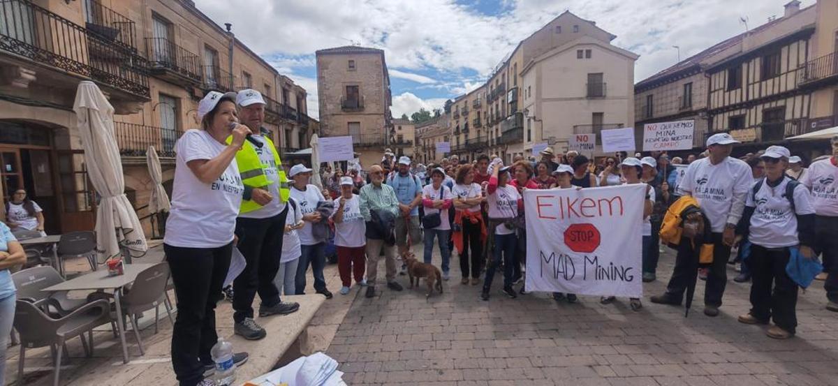 Protestation en Sepúlveda contre le projet