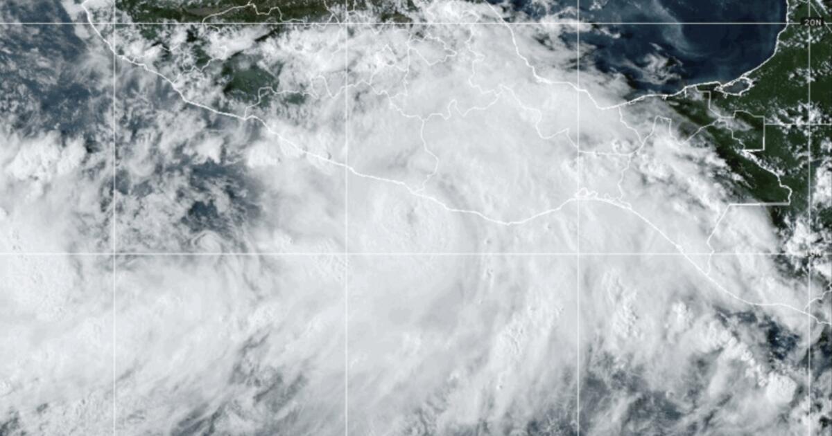 L'ouragan John se dissipe dans une dépression tropicale après avoir tué 2 personnes