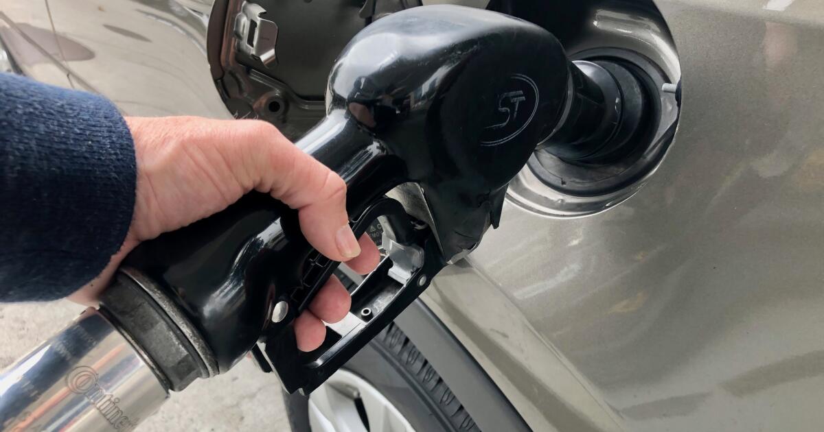 Les régulateurs californiens de l'air envisagent d'augmenter les prix de l'essence