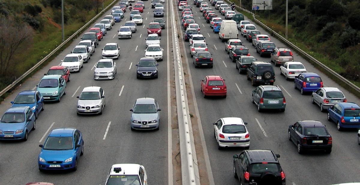 El aumento de vehículos eléctricos permitirá doblegar la curva de emisiones en breve