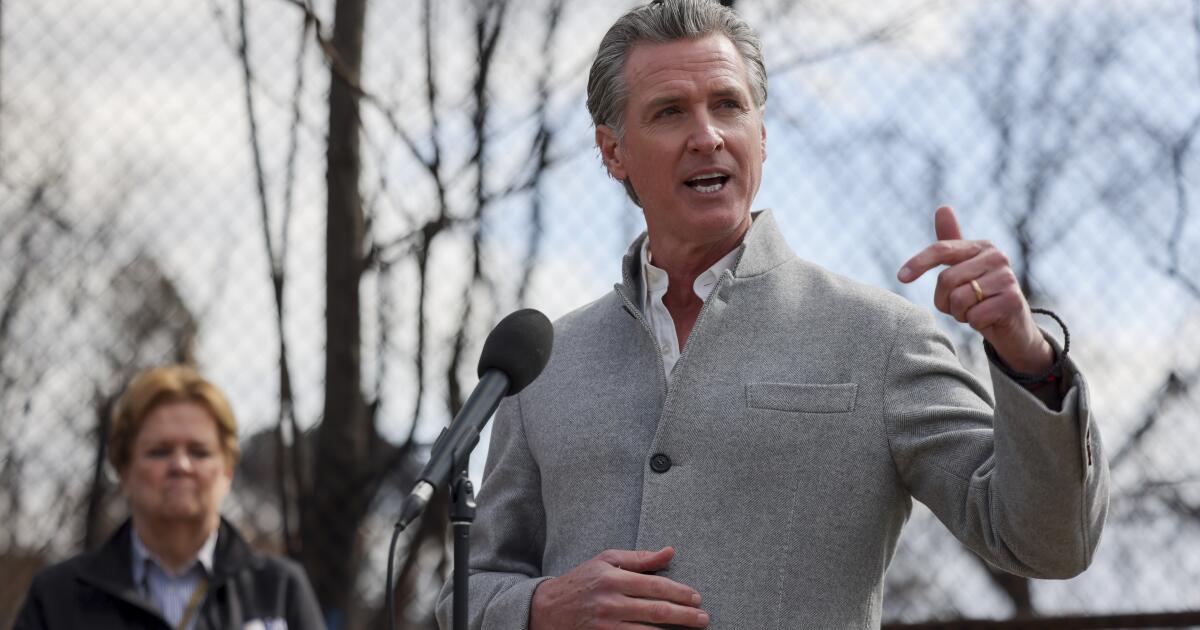 La FEMA rejette l'appel par le bureau de Newsom pour tester le sol dans les zones d'incendie pour les contaminants toxiques