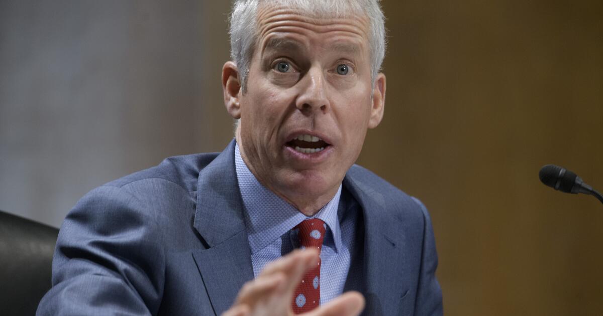 Le Sénat confirme le PDG de la compagnie pétrolière Chris Wright comme secrétaire à l'Énergie