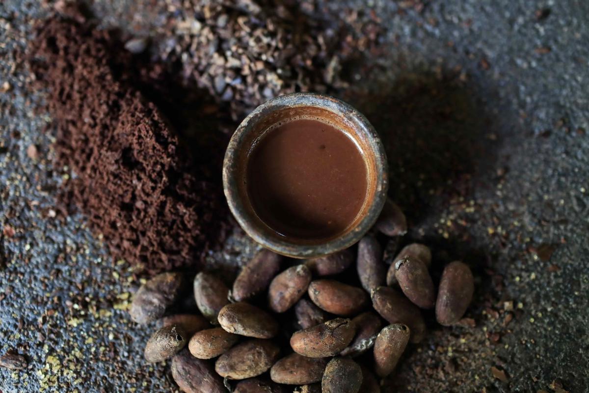 Bebida de chocolate elaborada con semillas del cacao.
