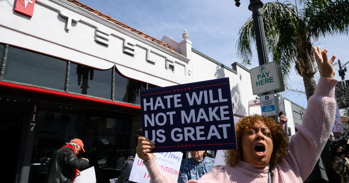 La chute abrupte de Tesla de la chérie verte de la Californie à la cible détestée