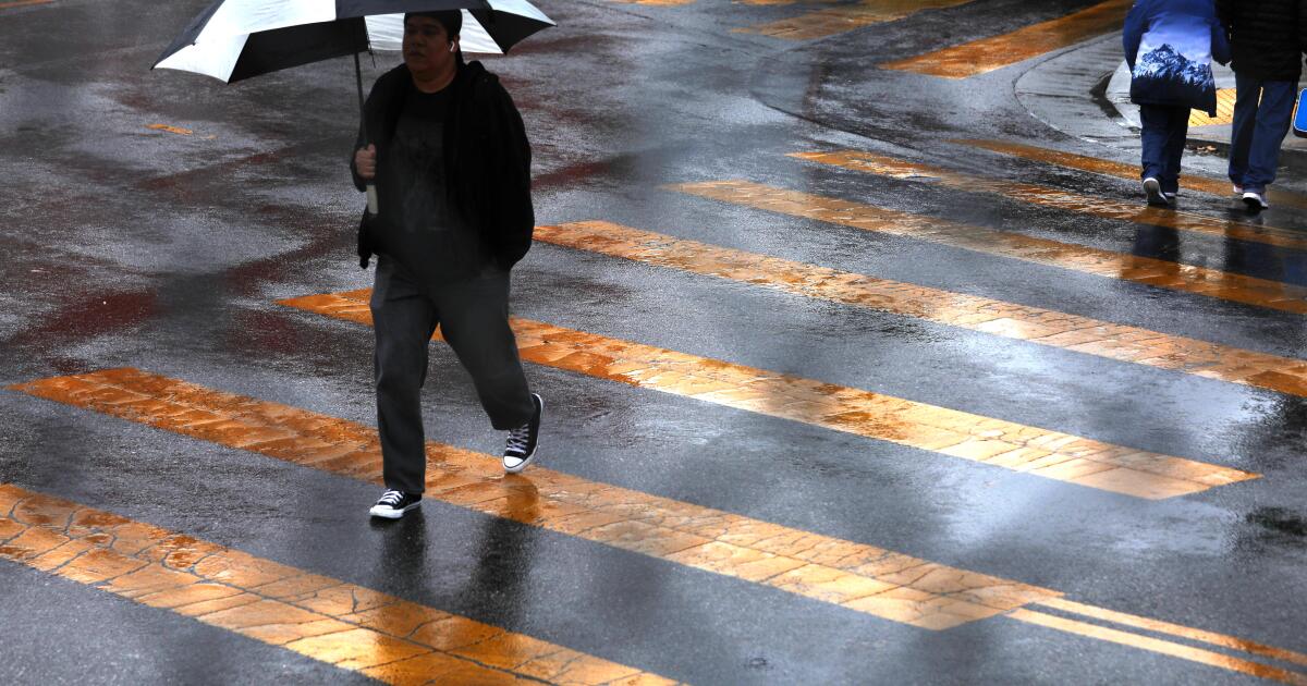 La tempête déchaîne la pluie, la neige à travers le sud de la Californie