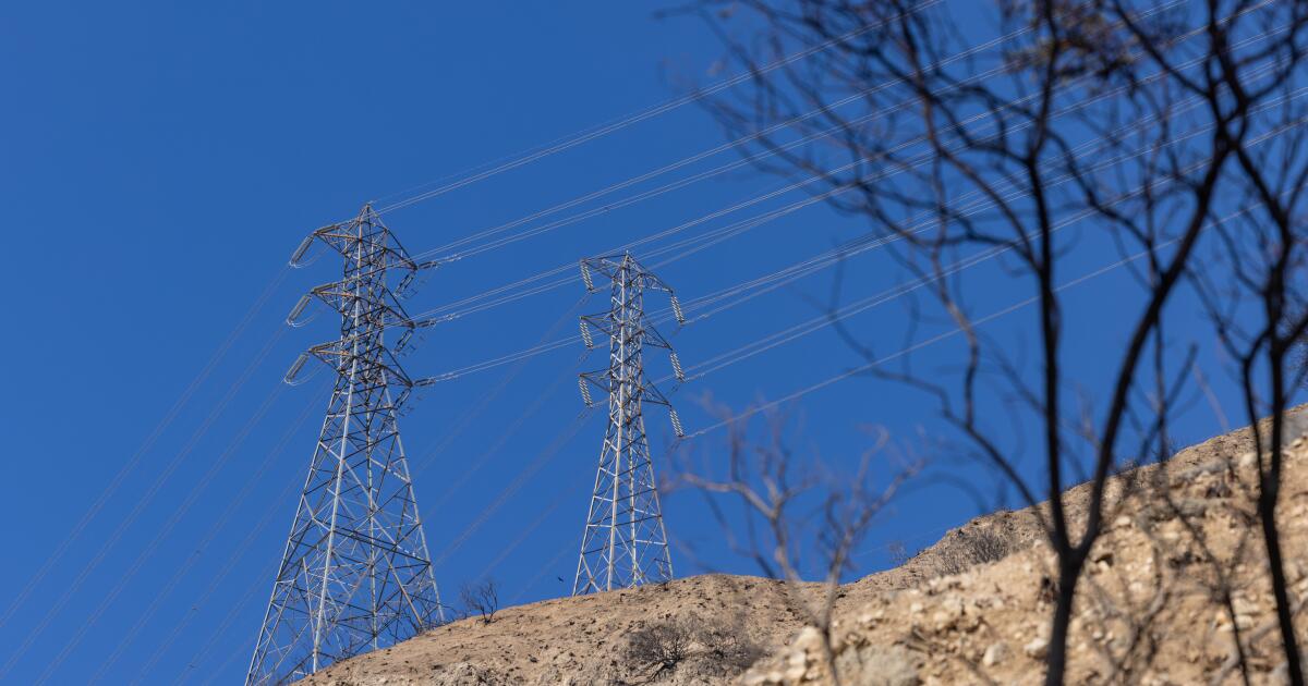 Les incendies de forêt conduisent les factures d'électricité en Californie. Les législateurs doivent agir
