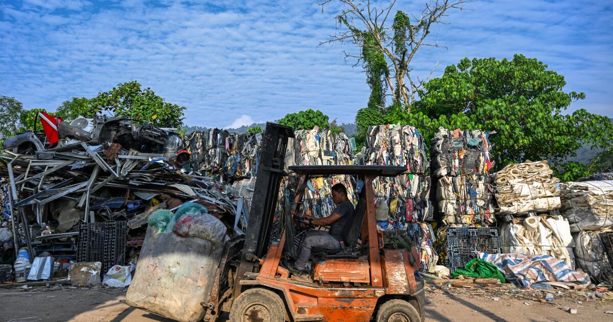 La Malaisie cessera de nous prendre des déchets plastiques. Que fera la Californie?