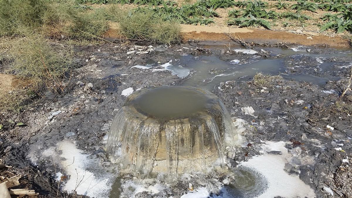 COLEctor de Aguas résidus en murcia Desbordado por las toallitas