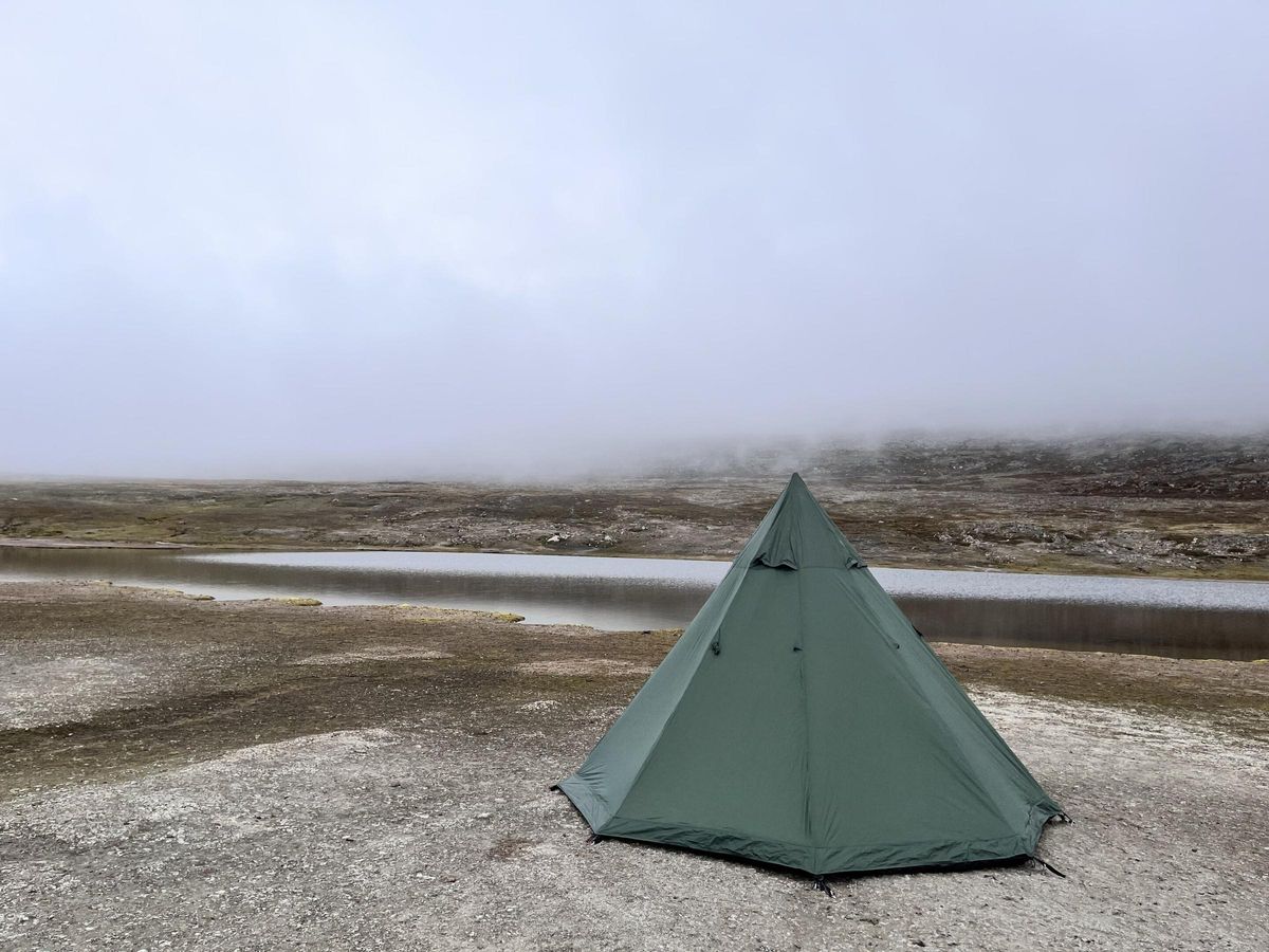 La Zona Donde Se Realizó El Subsesreo de Metano, Junto Al Lago Jodavannet, Wijdefjorden, Svalbard.