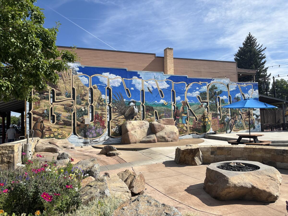 Une murale au centre-ville de Gunnison, Colo.