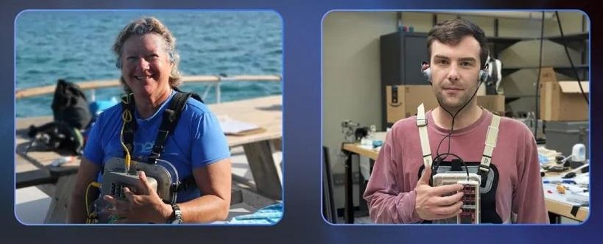 Dos de los Investigadores Con el Disitivo para 'Hablar' Con Los Delfines