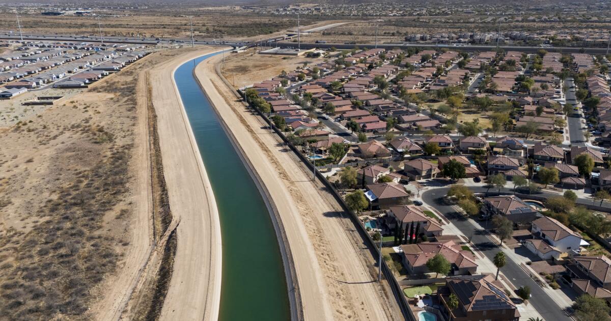 Les experts appellent à couper l'utilisation de l'eau le long de la rivière Colorado
