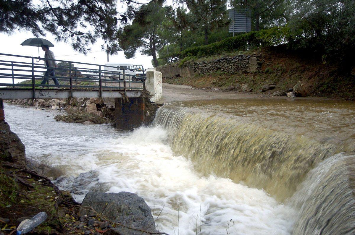 Calle inundada por las lluvias torrentielles à Gérone.