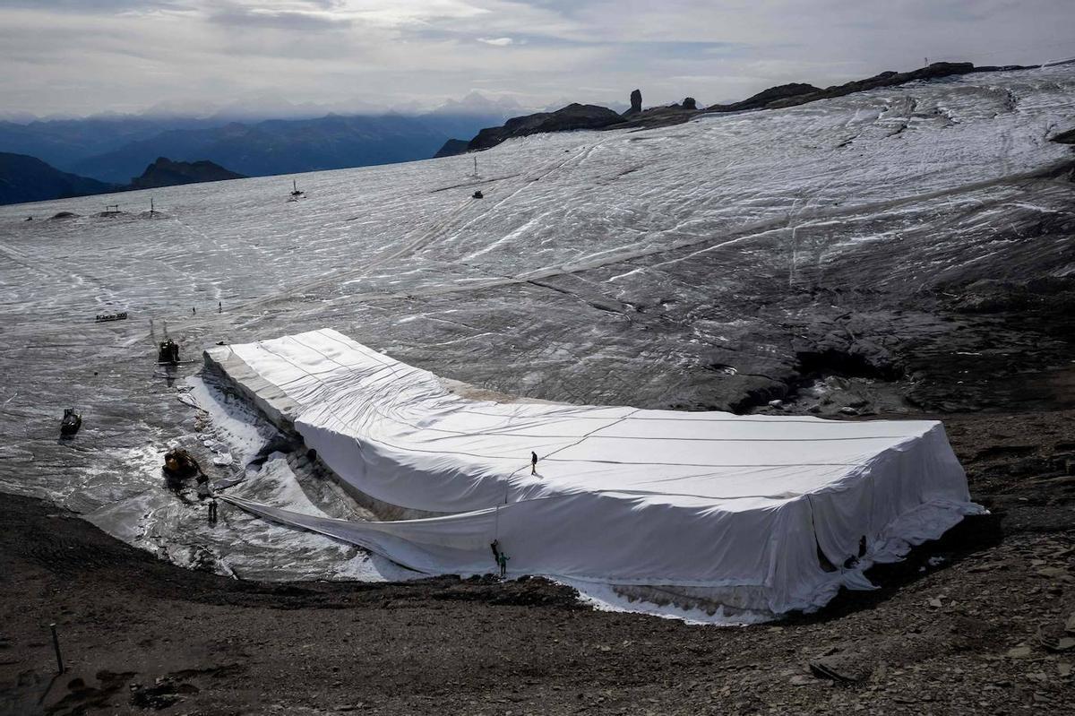 El Glacier 3000 dans les Alpes suivantes aussi