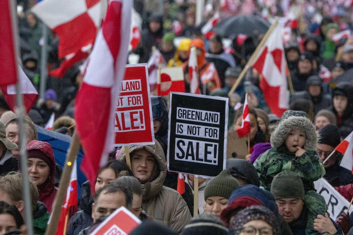 Protestation célébrée à Nuuk, capitale de Groenlandia, contre les États-Unis.