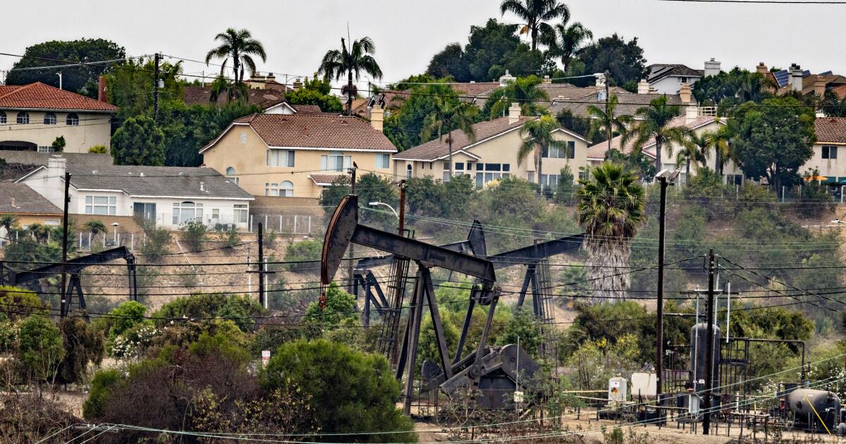 L'administration Trump poursuit la Californie pour une loi empêchant les puits de pétrole d'accéder aux maisons et aux écoles