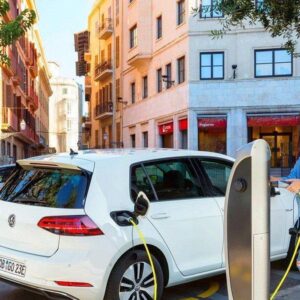 GUERRA IRÁN ET ÉLECTRICITÉS | Avant la guerre d'Iran, voiture électrique pour des raisons écologiques et économiques
