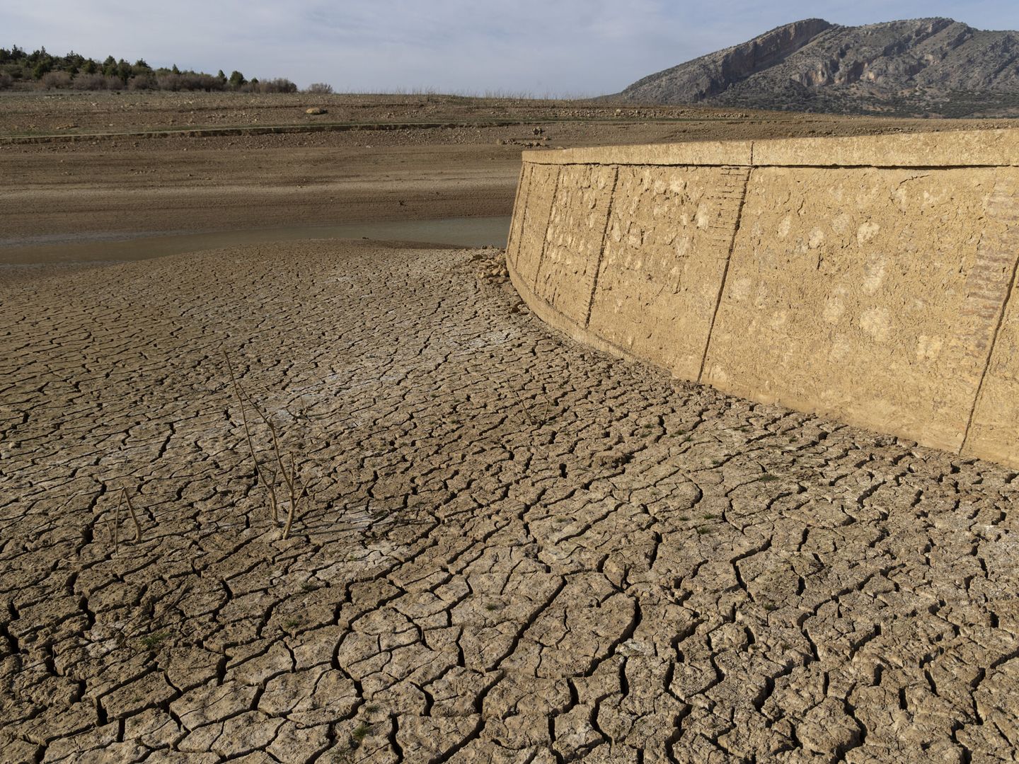 État actuel du réservoir de Guadalteba, à Malaga. (EFE/Daniel Pérez) 