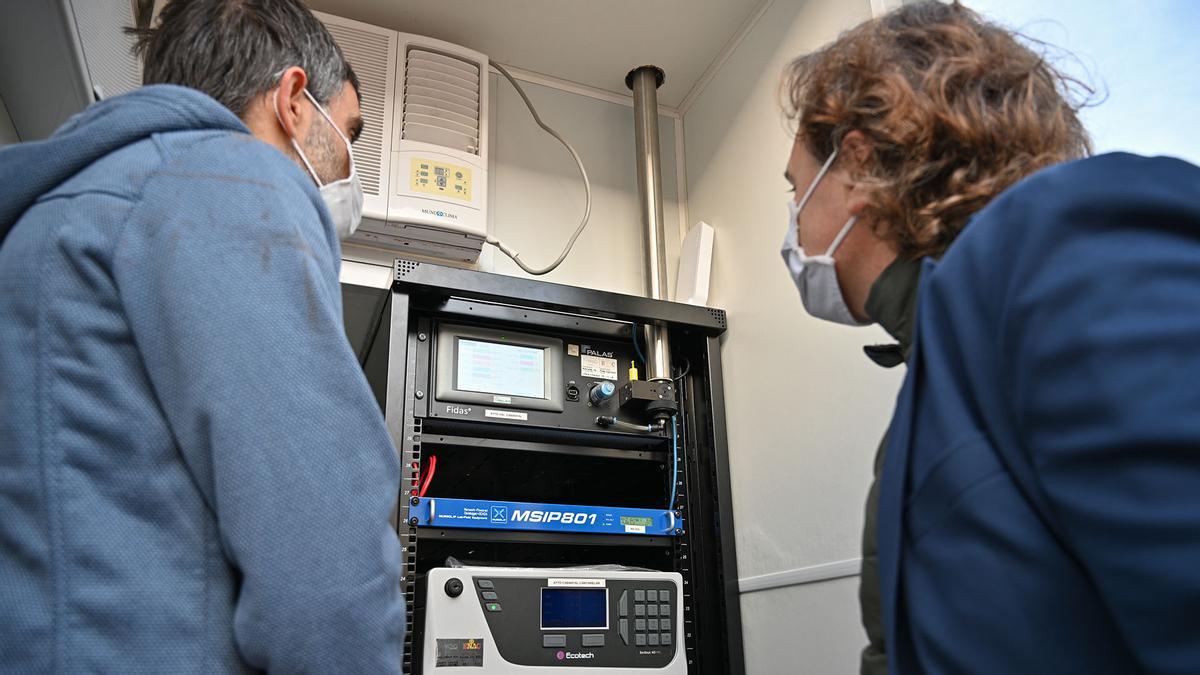 Moniteurs d'une station de médecine à Valence