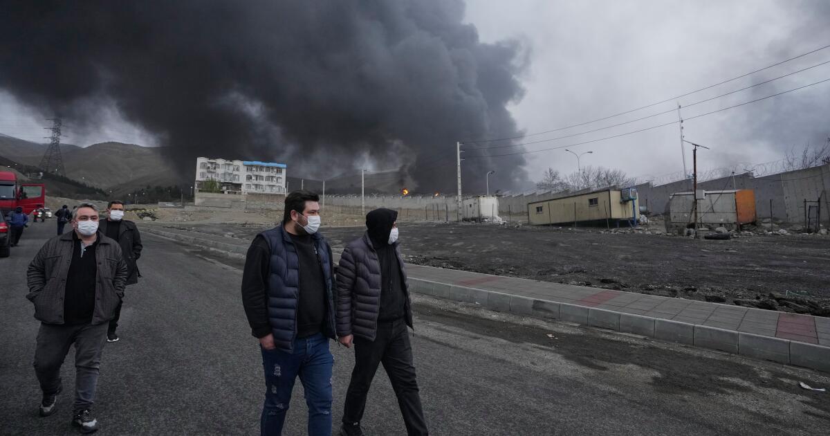 Les conséquences environnementales de la guerre en Iran pourraient entraîner des dégâts et des risques sanitaires pendant des décennies