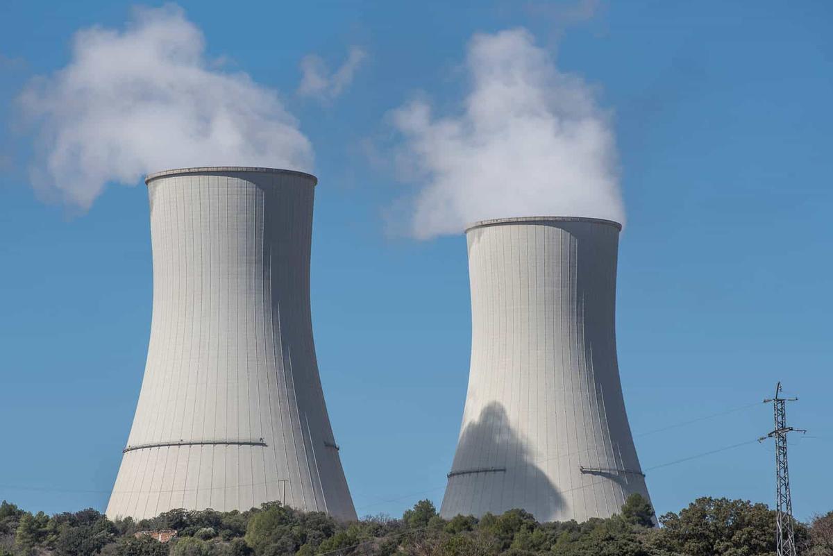 Les centrales nucléaires sont en terre devant les autres renouvelables