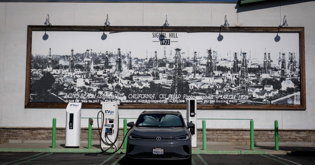 Comment les prix élevés de l’essence ont donné un coup de pouce aux ventes de véhicules électriques d’occasion