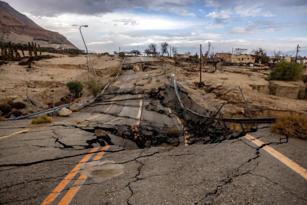 Hundimiento del terreno dans la zone del Mar Muerto