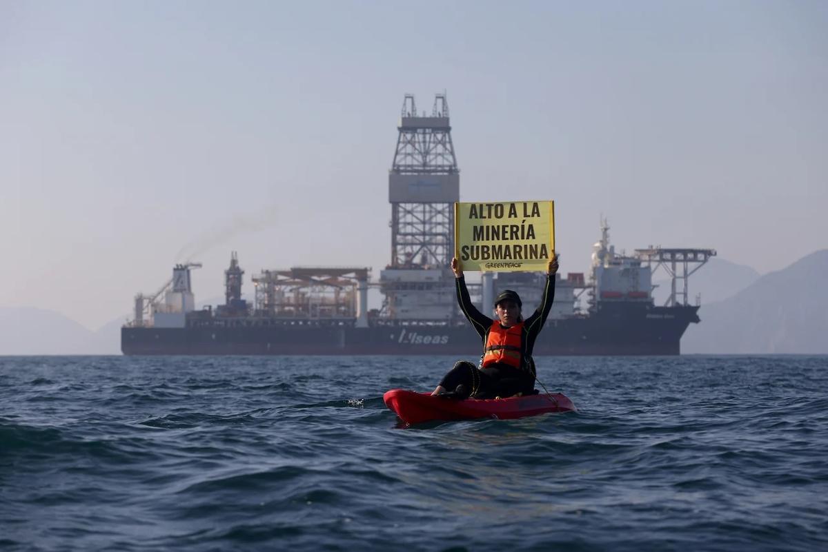 Protestation écologique contre la mine sous-marine