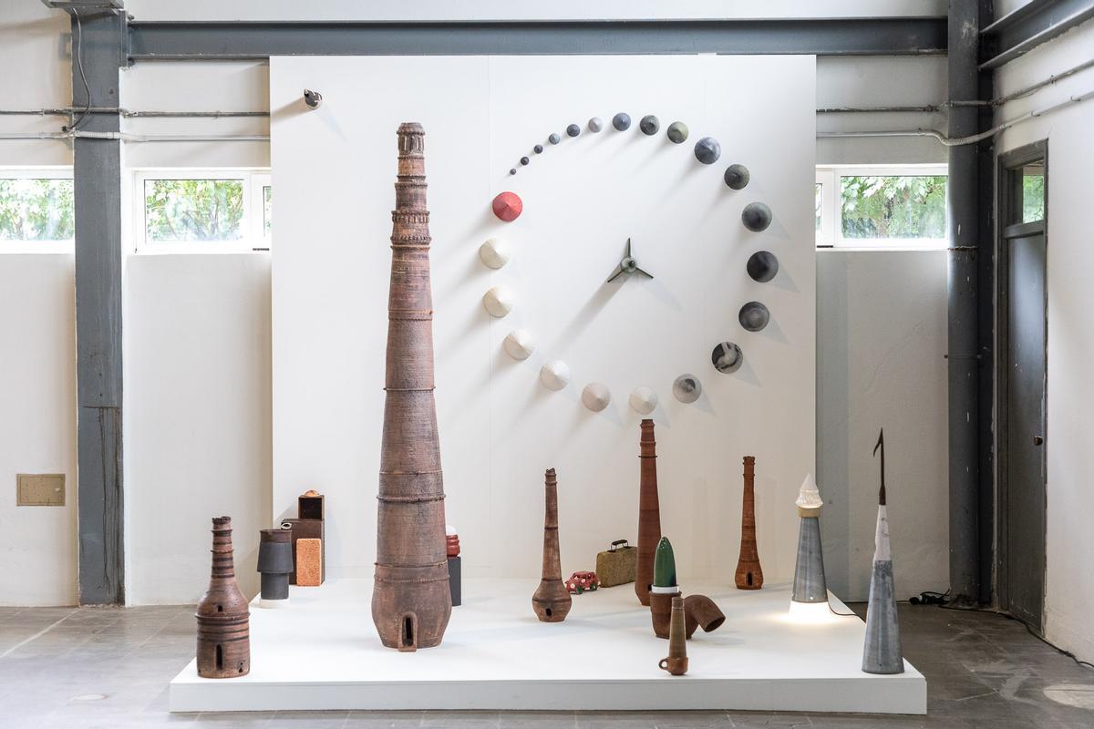 Obra de l'artiste Benjamín Menéndez exposé à la Biennale climatique d'Avilés.