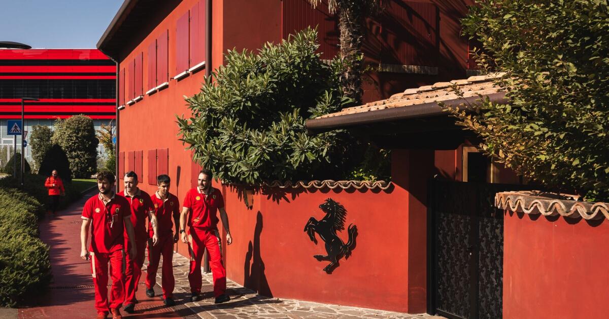 Dans la crise d'identité de Ferrari alors que sa première voiture électrique touche une corde sensible