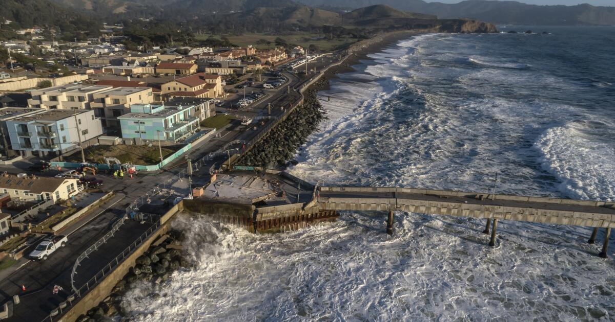El Niño transforme une jetée californienne en ruine en champ de bataille climatique