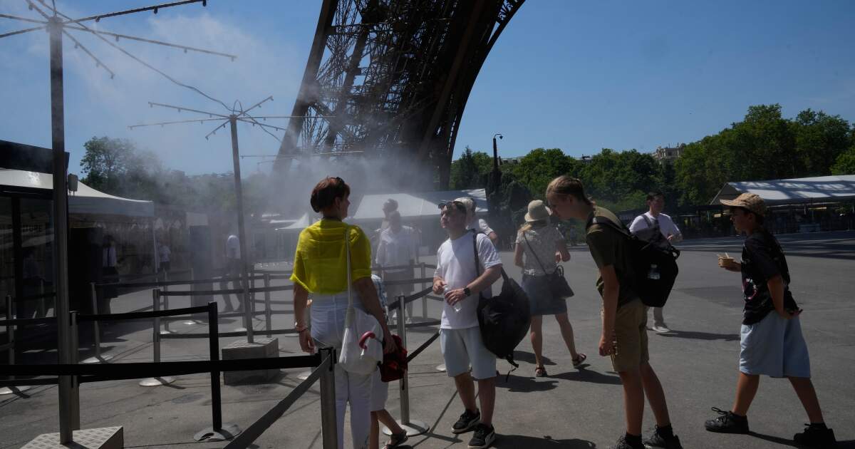 La France restreint la consommation d'alcool et le sport en public au milieu de la canicule en Europe