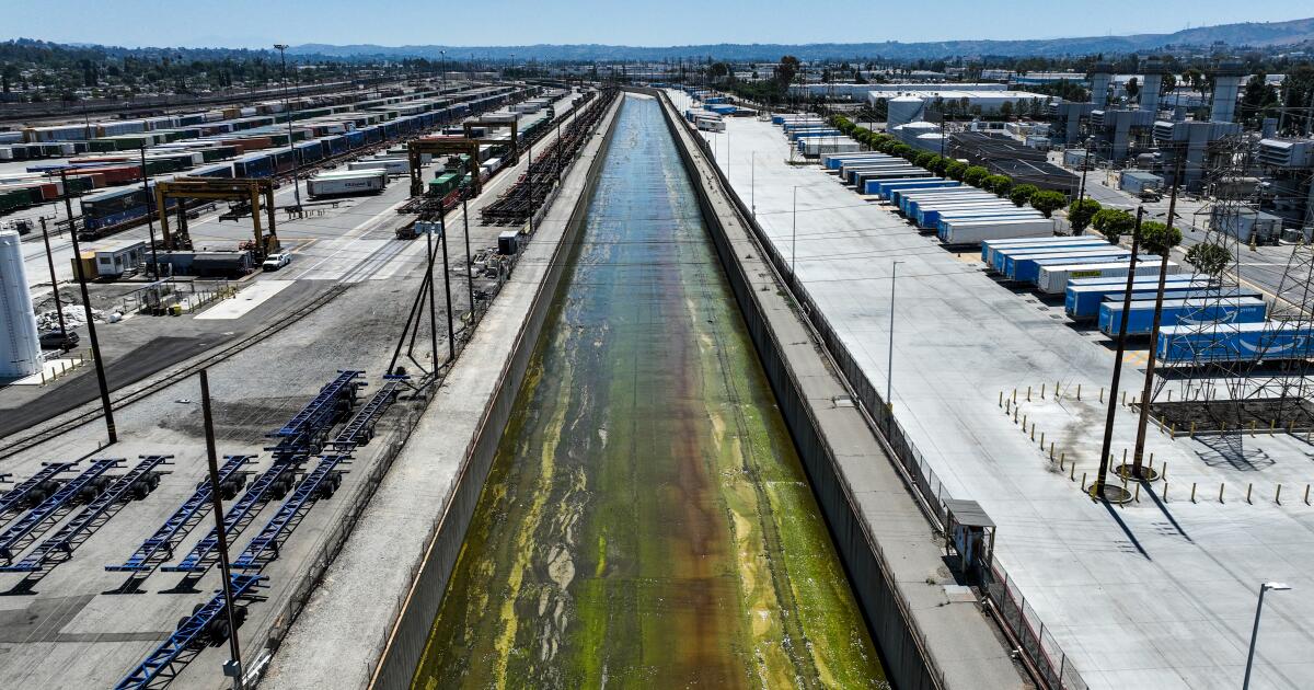 Le ruissellement des pluies polluées provenant des parkings à grande surface pourrait faire l'objet de mesures de répression