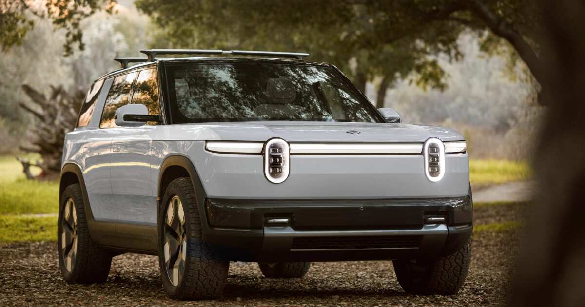 Rivian commence les livraisons de véhicules électriques moins chers