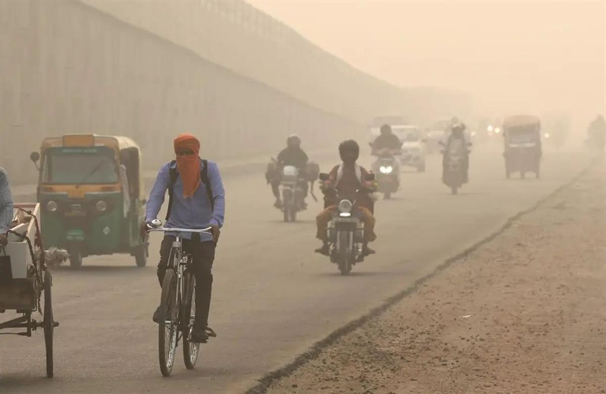 Trafic de véhicules légers à Delhi