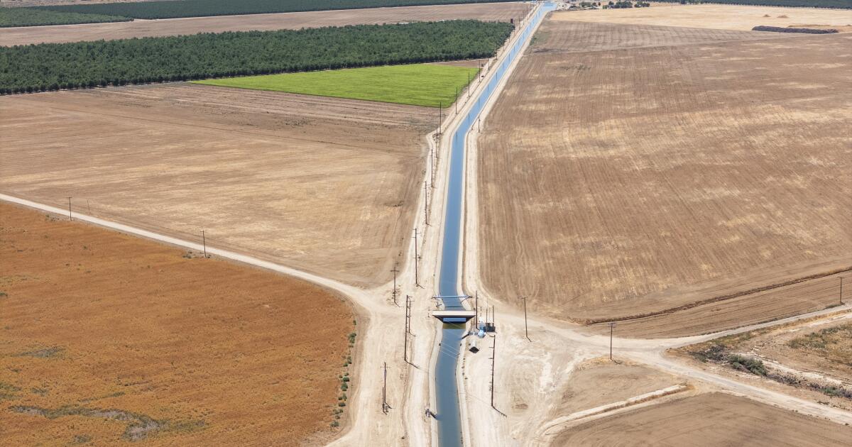 Alors que les restrictions d’eau frappent les agriculteurs, l’énergie solaire prend tout son sens