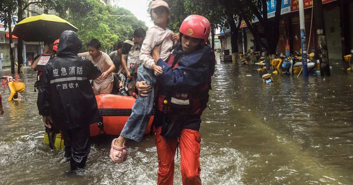 La Chine alloue des millions de dollars pour de nouvelles secours en cas de catastrophe après des tempêtes et un glissement de terrain meurtrier