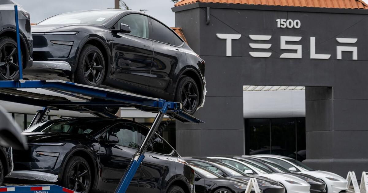 Les ventes de Tesla dépassent les attentes alors même que BYD conserve la couronne mondiale des véhicules électriques